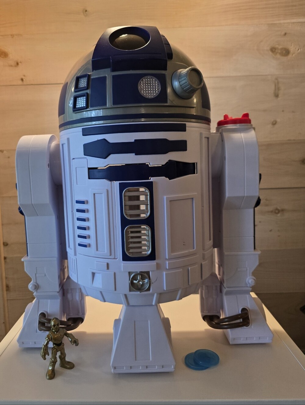 Imaginext Star Wars R2-D2 Toy with Lights Sounds & C-3PO Diecast Character Key
